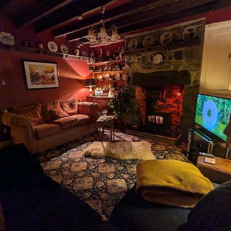 Fantastic Sea Views At Century'S Old Alma'S Cottage - Sleeps Up To 8 Guests Penmaen-mawr Exterior foto
