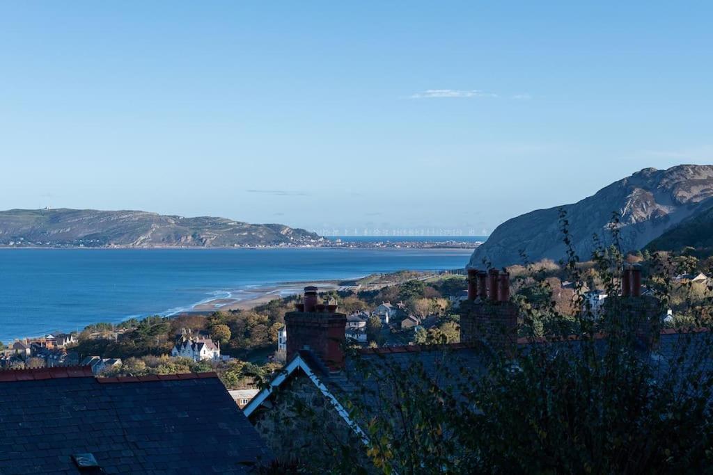 Fantastic Sea Views At Century'S Old Alma'S Cottage - Sleeps Up To 8 Guests Penmaen-mawr Exterior foto