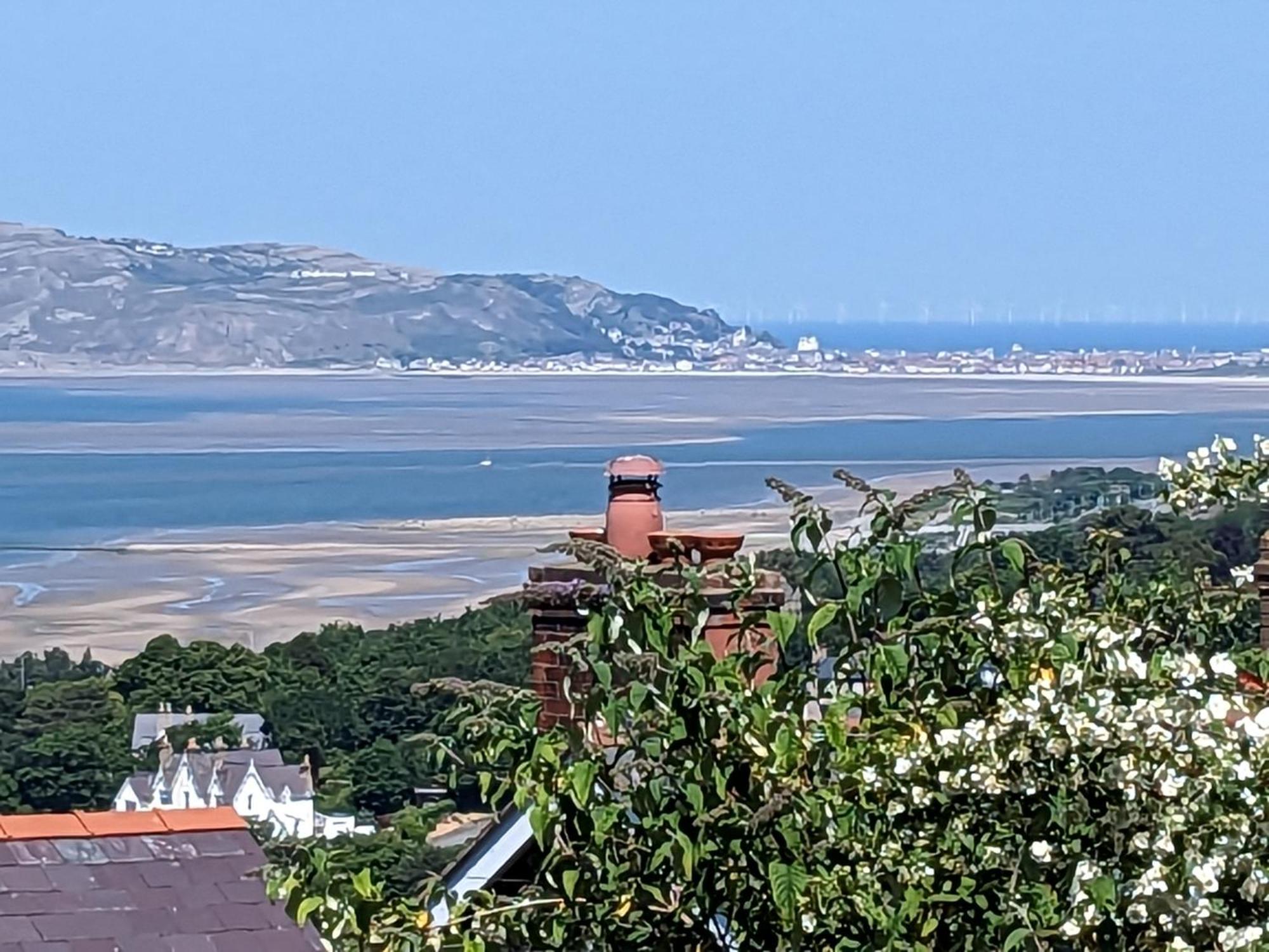 Fantastic Sea Views At Century'S Old Alma'S Cottage - Sleeps Up To 8 Guests Penmaen-mawr Exterior foto