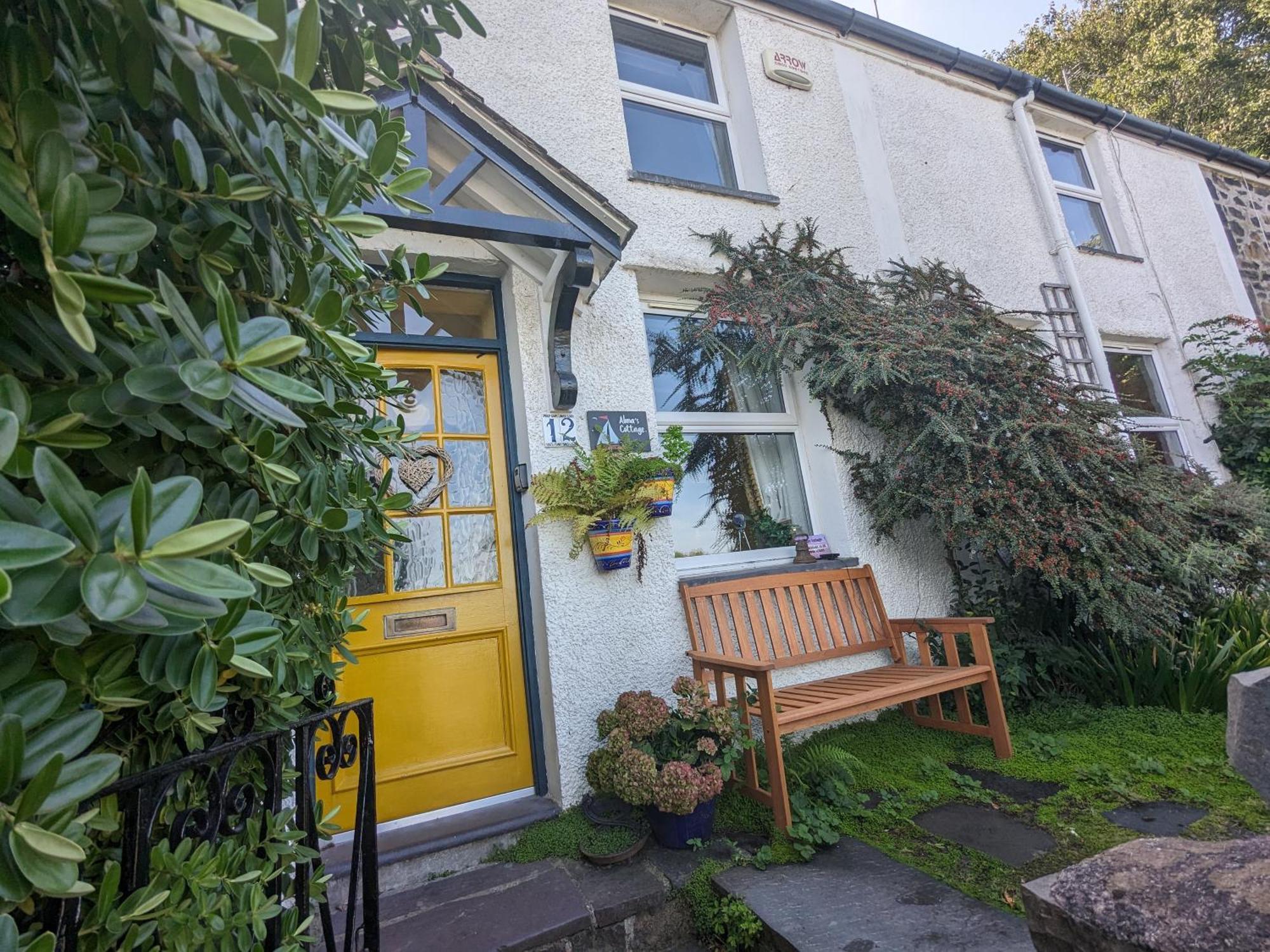 Fantastic Sea Views At Century'S Old Alma'S Cottage - Sleeps Up To 8 Guests Penmaen-mawr Exterior foto