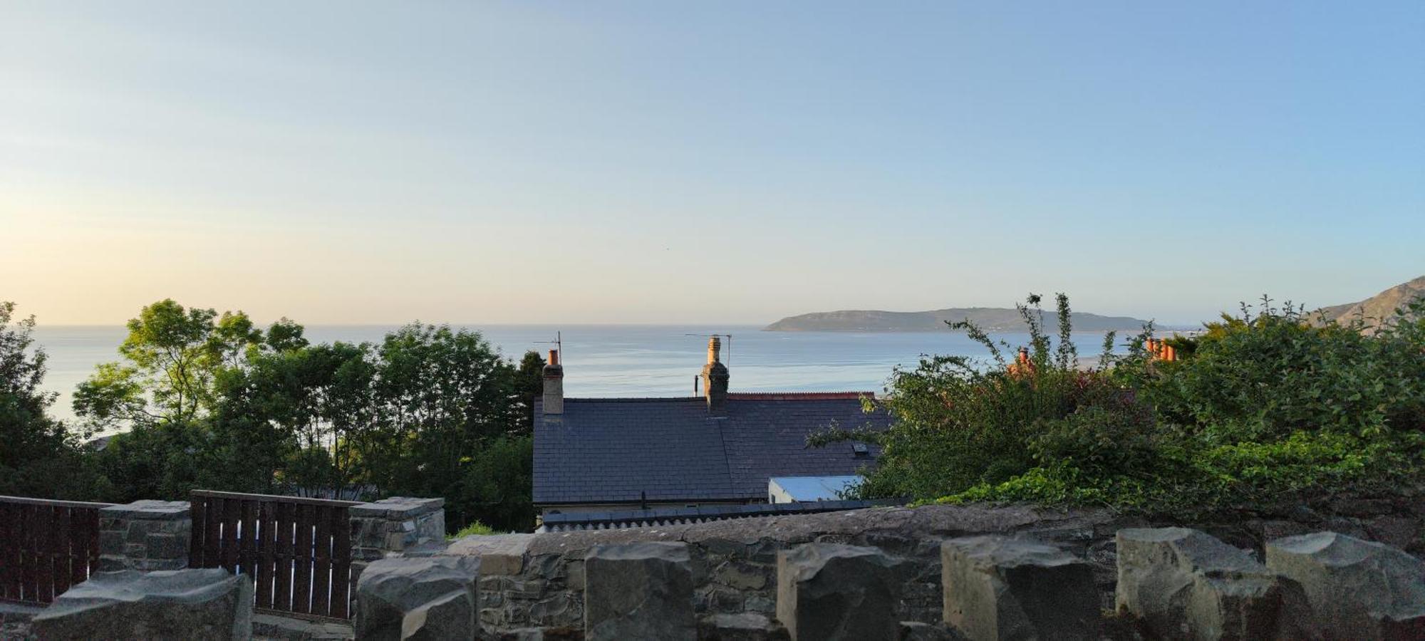 Fantastic Sea Views At Century'S Old Alma'S Cottage - Sleeps Up To 8 Guests Penmaen-mawr Exterior foto