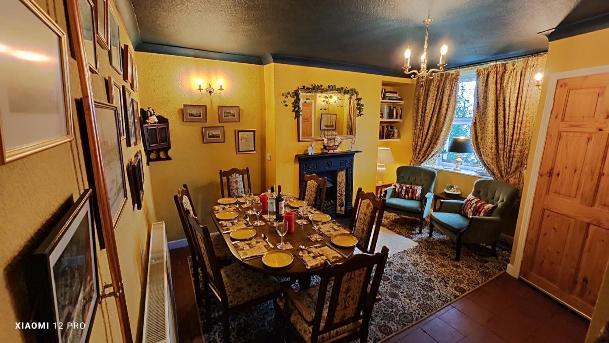 Fantastic Sea Views At Century'S Old Alma'S Cottage - Sleeps Up To 8 Guests Penmaen-mawr Exterior foto